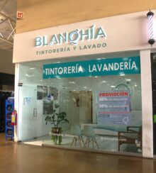Sucursal de BLANQHÍA en Boulevard Riviera Nayarit, Plaza Chedrahui, Nuevo Vallarta. Tintorería en Puerto Vallarta